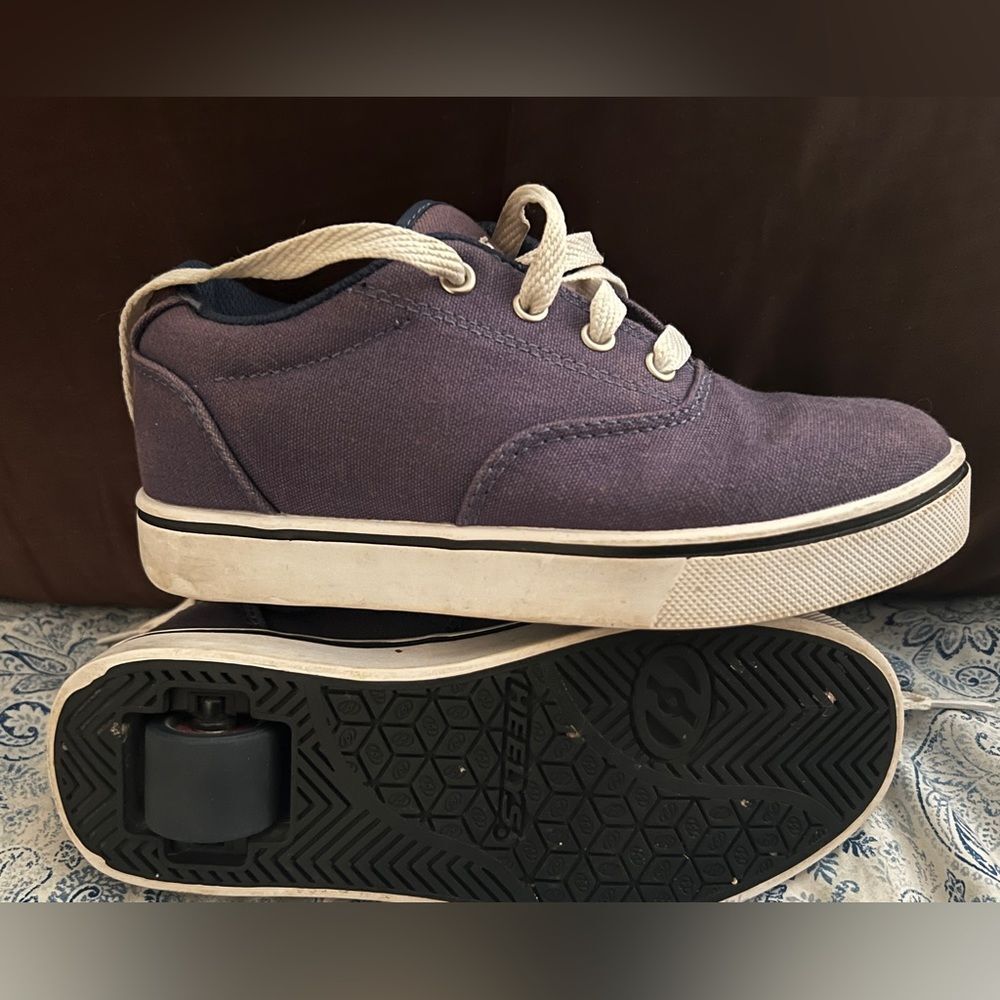 Heely's Pro Youth Boys Skate Shoes Size 3 Navy Blue Wheeled